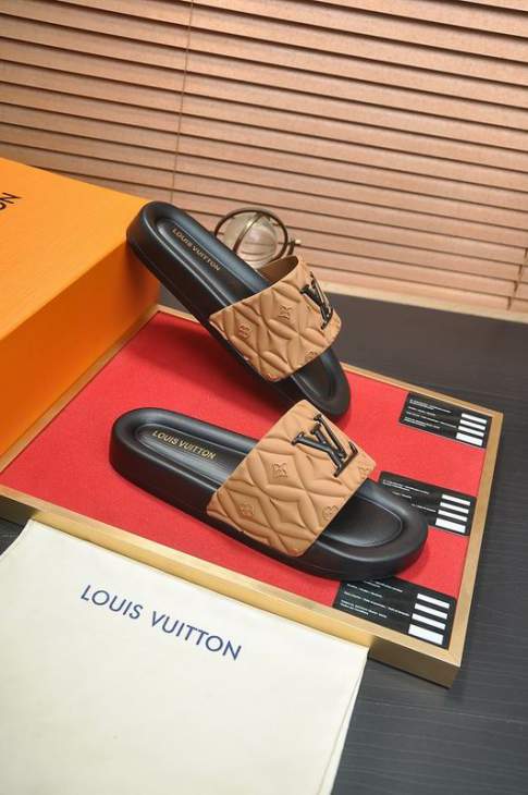 Picture of Louis Vuitton Slippers _SKULVsz38-45mnf08021233